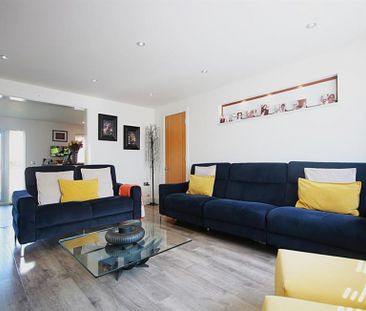 5 Bedroom Detached To Let - Photo 3
