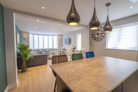 Brighton Road, Horley, RH6 - Photo 4