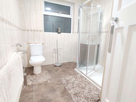 Room in a Shared House, Raymead Avenue, CR7 - Photo 5