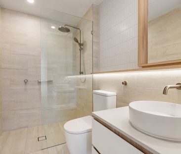 2 bedroom unit with private courtyard! - Photo 6