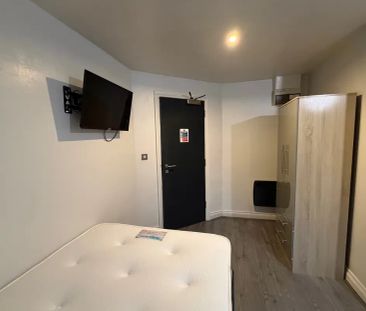 Oldgate - Photo 2