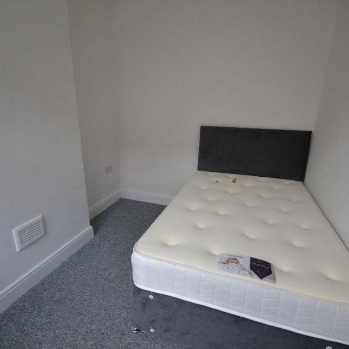 5 bedroom terraced house to rent - Photo 1