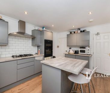1 bedroom in a house share to rent - Photo 2