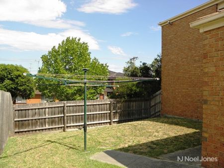 28 Rangeview Terrace, BULLEEN - Photo 4