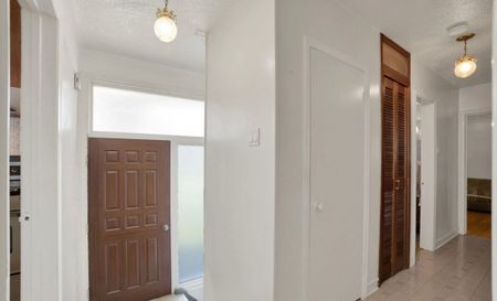 For Lease - 33 Lakeland Crescent, Toronto, Ontario - Photo 4