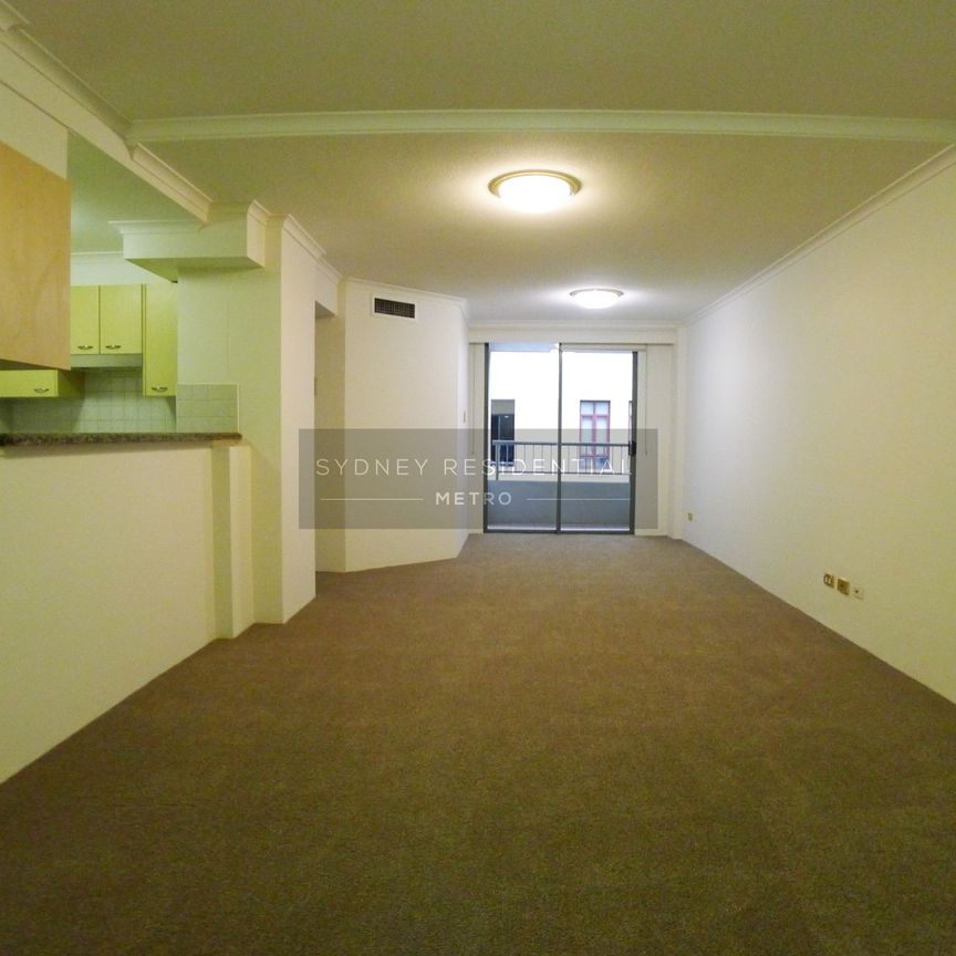 Oversized 1 Bedroom Apartment + Parking - Harbours Edge - Photo 1