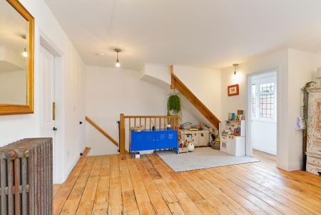 3 bedroom maisonette to rent - Photo 3