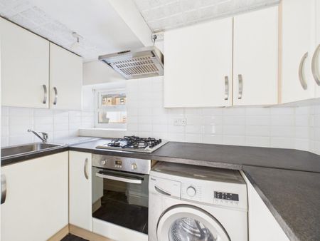 2 bedroom House To Let - Photo 3