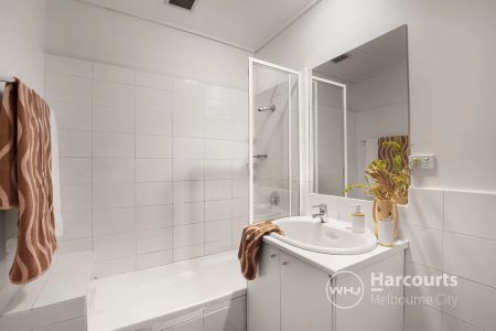 Spacious Warehouse Conversion - Unfurnished! - Photo 5