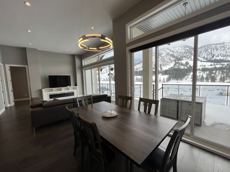 FURNISHED 4 Bed/3.5 Home in Black Mountain - Photo 2