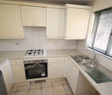 3 bedroom End Terraced to let - Photo 4