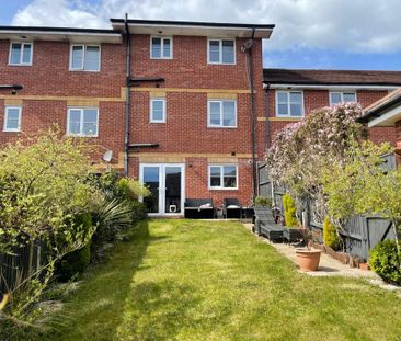 4 bedroom terraced house to rent - Photo 2