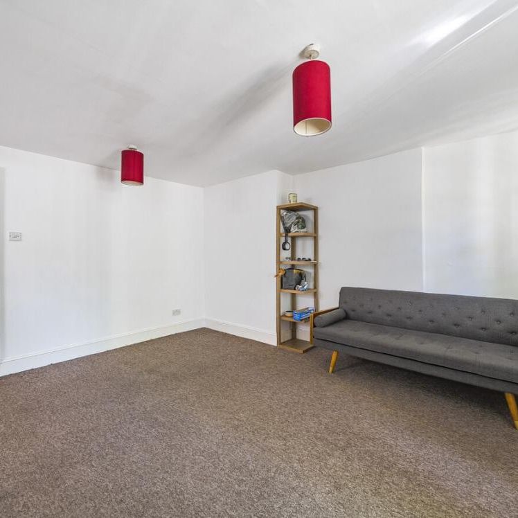 Camden Road, London N7 - Photo 1