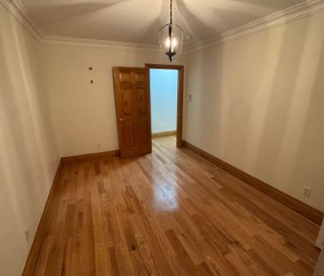For Lease - 181 St Clair Avenue Unit# main, Toronto, Ontario - Photo 3