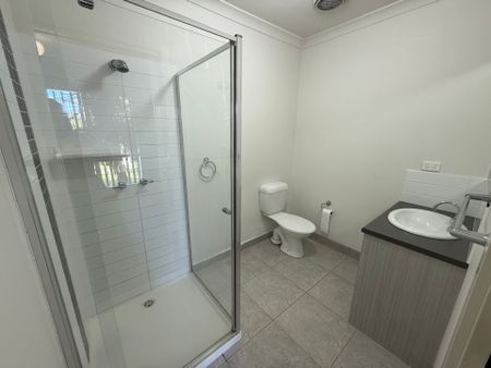 Neat 3 Bedroom Home!! - Photo 3