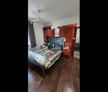 Room in a Shared Flat, Castelnau, SW13 - Photo 1