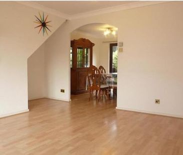 3 Bed Semi-Detached House, Gables Close, SE12 - Photo 5