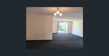 Coastal Cul-de-Sac Living - Photo 2