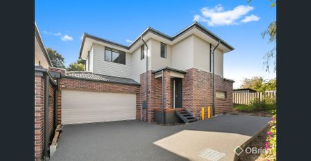 Modern Family Townhouse in Frankston High Zone - Photo 3
