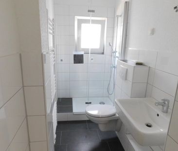 Komplett renovierte Wohnung mit Dusche ! - Photo 3