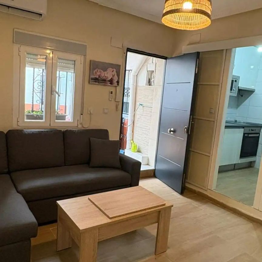 Planta baja de alquiler en Calle Calle Manuel Maroto, San Diego - Photo 1