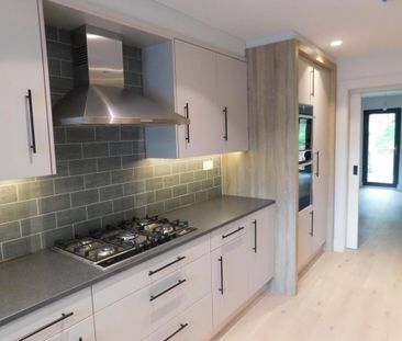4 bedroom terraced house to rent - Photo 6