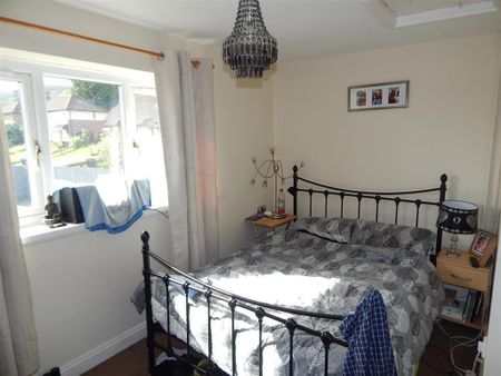 Daffodil Court, Ty Canol, Cwmbran - Photo 2