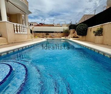 Alquiler de piso en Calle Matilde Peñaranda - Photo 2