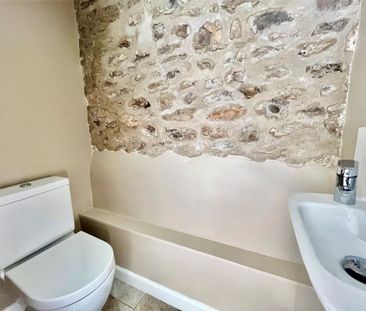 2 bedroom semi-detached house to rent - Photo 6