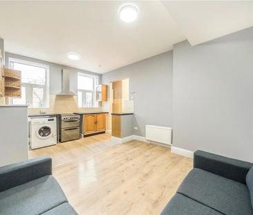 3 bedroom flat to rent - Photo 1