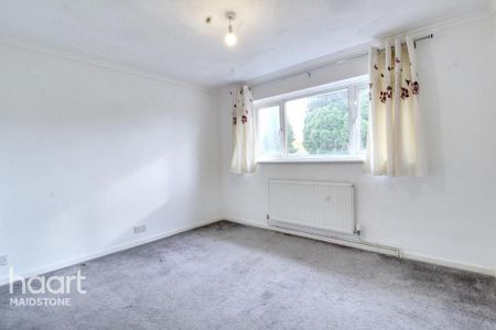 4 bedroom detached house to rent - Photo 5