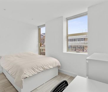 1 bedroom in a house share to rent - Photo 2