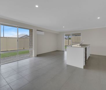 Lovely 4 x 2 By the Beach! - Photo 1