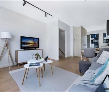 Modern Townhouse in YarraBend - Photo 1