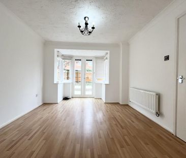 4 bedroom detached house to rent - Photo 3