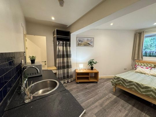 Room in a Shared House, Deanfield Gardens, CR0 - Photo 1