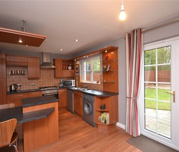 4 bedroom detached house to rent - Photo 1