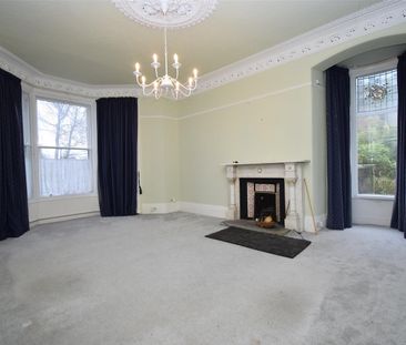 Cathedral Close, Wakefield - Photo 6