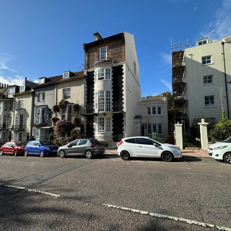 Studio to rent - Photo 2