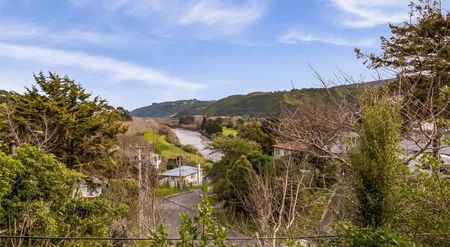 Stokes Valley 3 Bedrooms - Photo 2