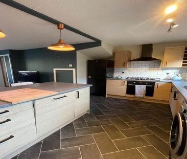 2 bedroom semi-detached villa to rent - Photo 6