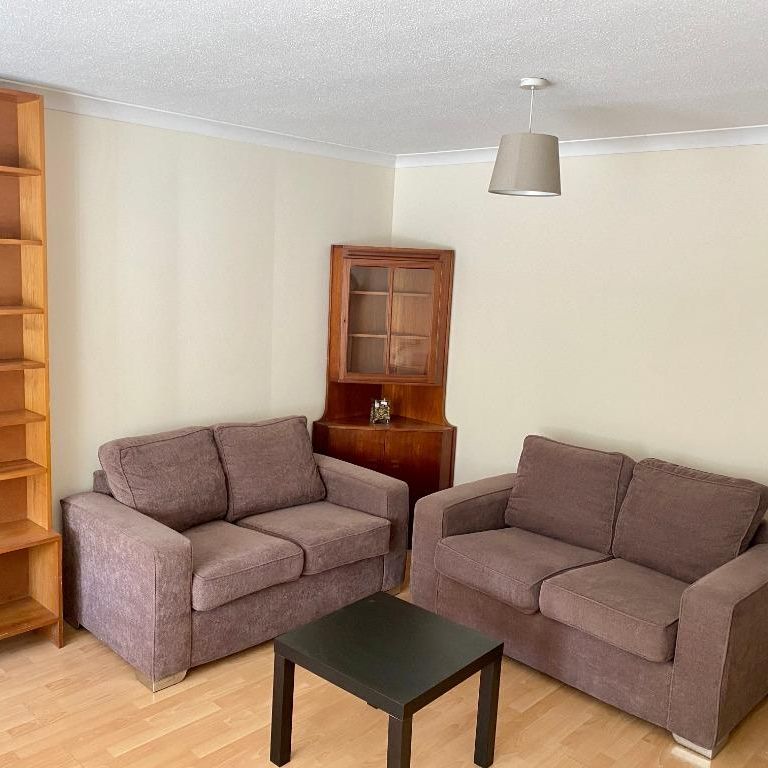 3 bedroom flat to rent - Photo 1