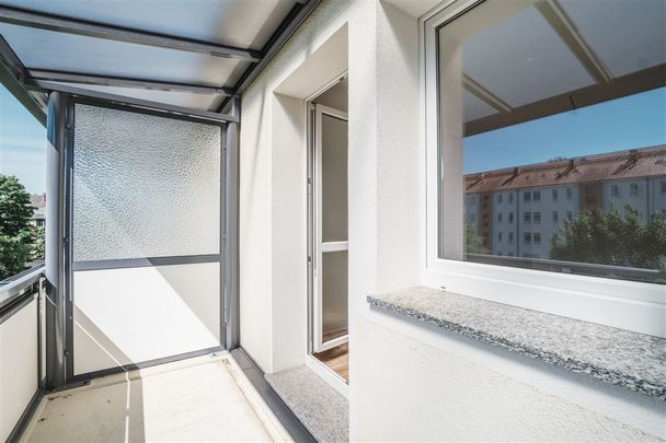 Ihre neue Familienwohnung + Erstbezug nach Komplettsanierung + - Foto 1