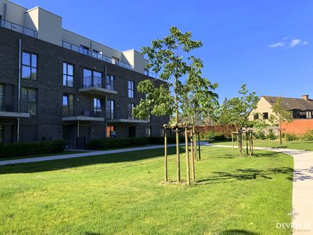 Recent 2 slaapkamer appartement met terras in hartje Gullegem - Photo 2