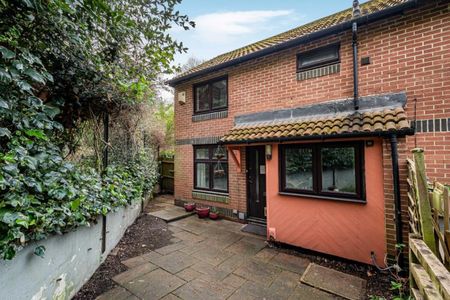 Grovelands Close, London - Photo 4