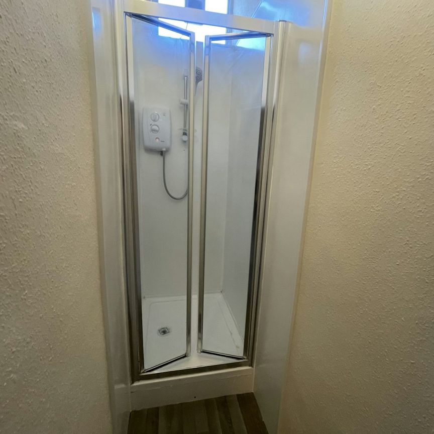 Terraced House to rent on - Photo 1