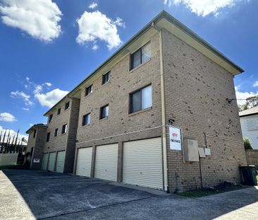 Large 2 bedroom unit in convenient location - Photo 6