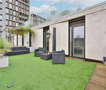 3 bedroom flat to rent - Photo 6