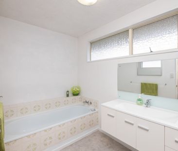 28 Westmont Street, Ilam - Photo 6