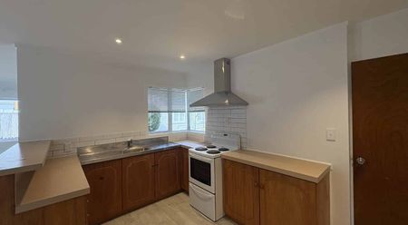 Solid Home in Ultra-Convenient Central Location - Photo 4